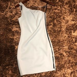 XS MATERIAL GIRL SIDE ZIP OFF ONE SHOULDER DRESS